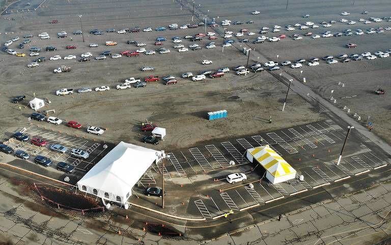 Centro de vacunación masiva en Kennewick
